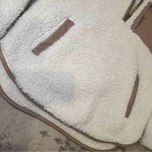 Abercrombie & Fitch softAF Sherpa half-zip - Picture 2 of 4